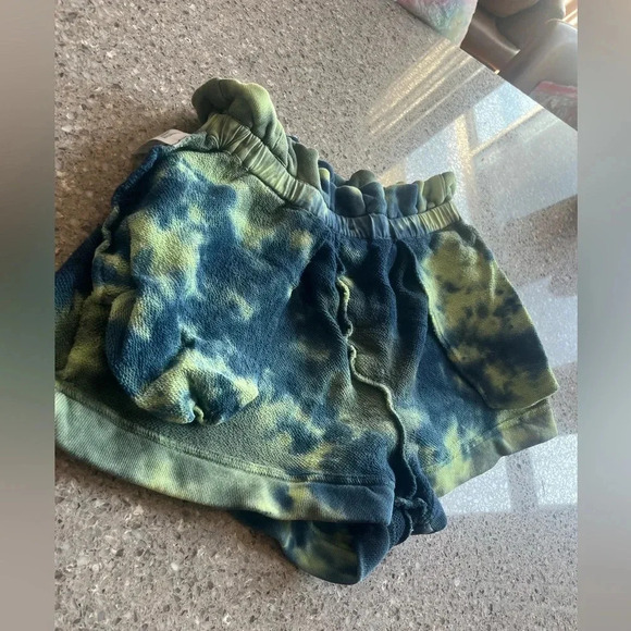 Something Navy | Tie Dye Paperback Shorts - Picture 6 of 6